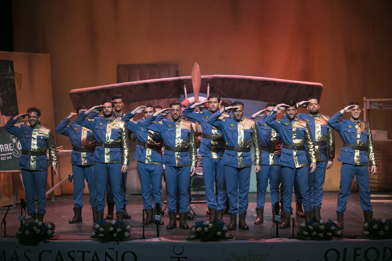 Comparsa 'El escuadrón del segundo mes', de Carmona (Sevilla)