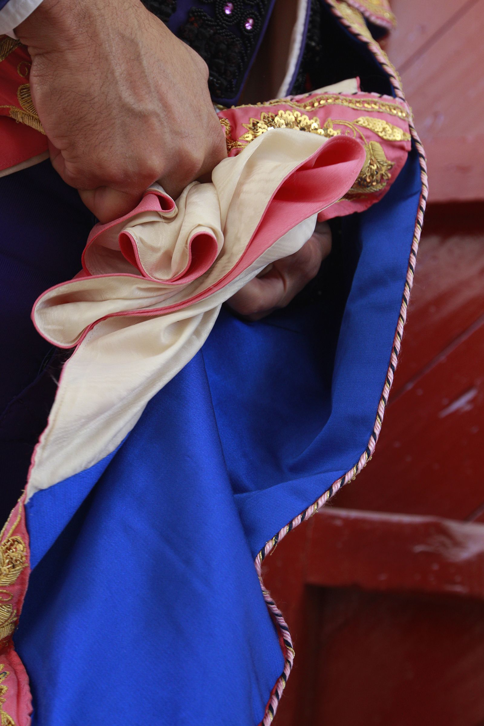 Imágenes del 'ambiente' en la corrida de toros de la Feria de Almería, con los diestros Morante de la Puebla, El Juli y Tomás Rufo