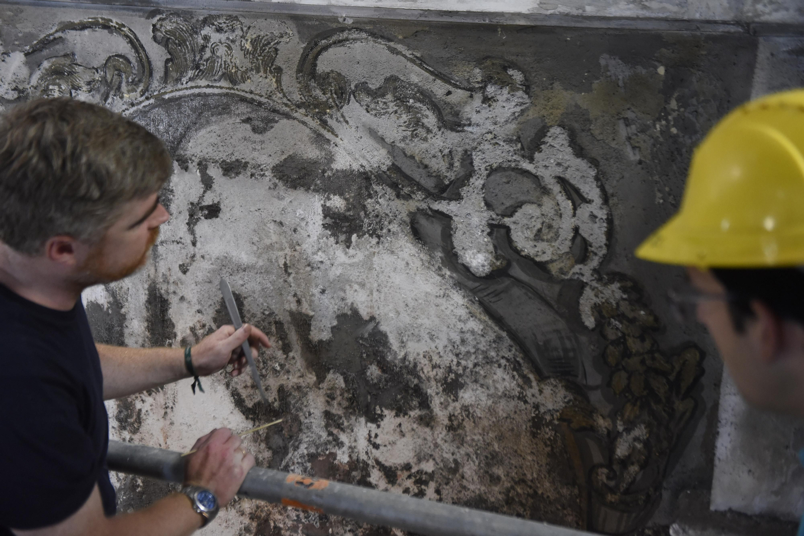 Todas las imágenes de la restauración de las pinturas en la Parroquia de la Magdalena