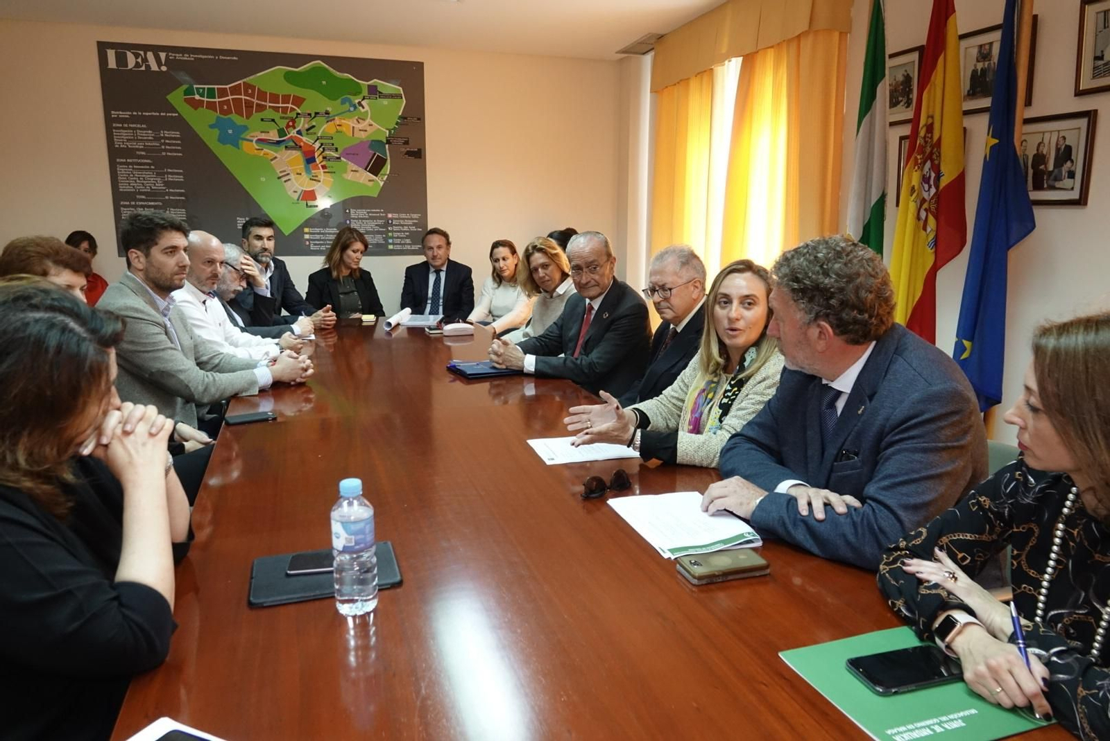 Imagen de la reunión celebrada esta tarde con empresas del PTA. Imagen de la reunión celebrada esta tarde con empresas del PTA.