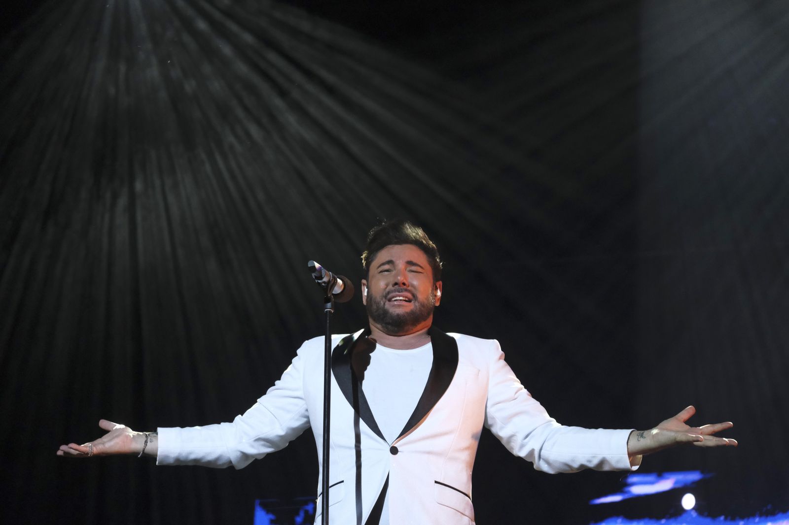 El concierto de Miguel Poveda en Córdoba, en imágenes