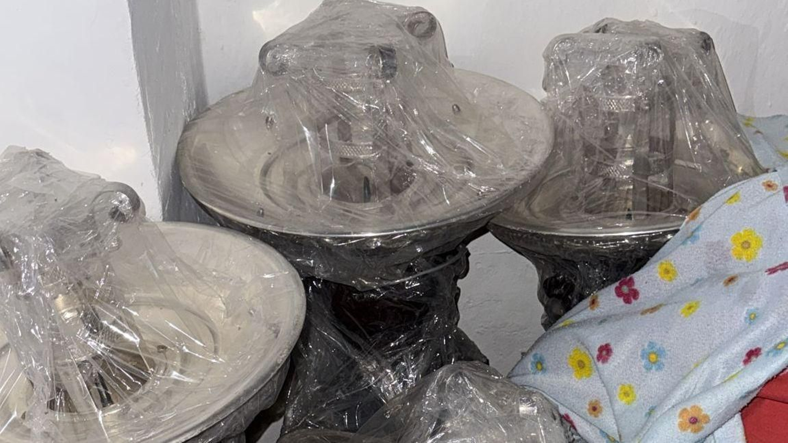 Efectos de la Hermandad de las Tres Caídas recuperados tras el robo.