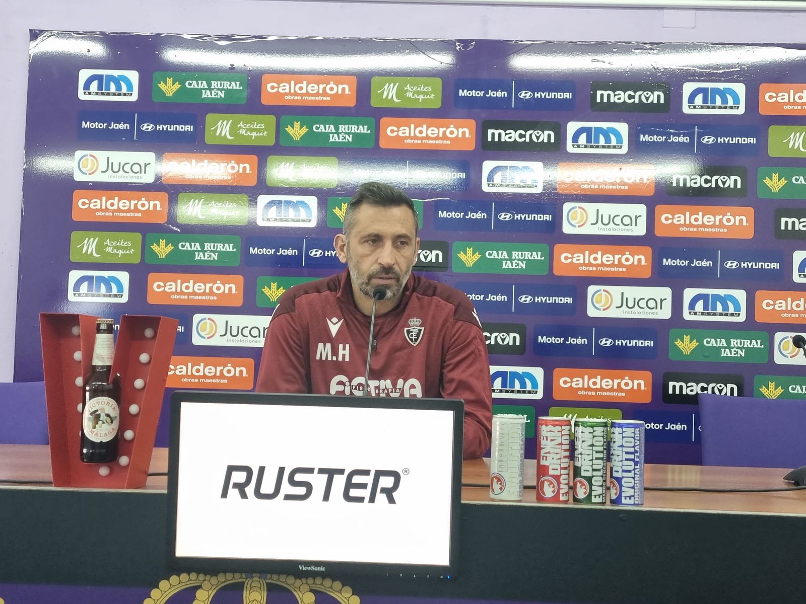 Manolo Herrero, en la sala de prensa del Nuevo Estadio Municipal de La Victoria.