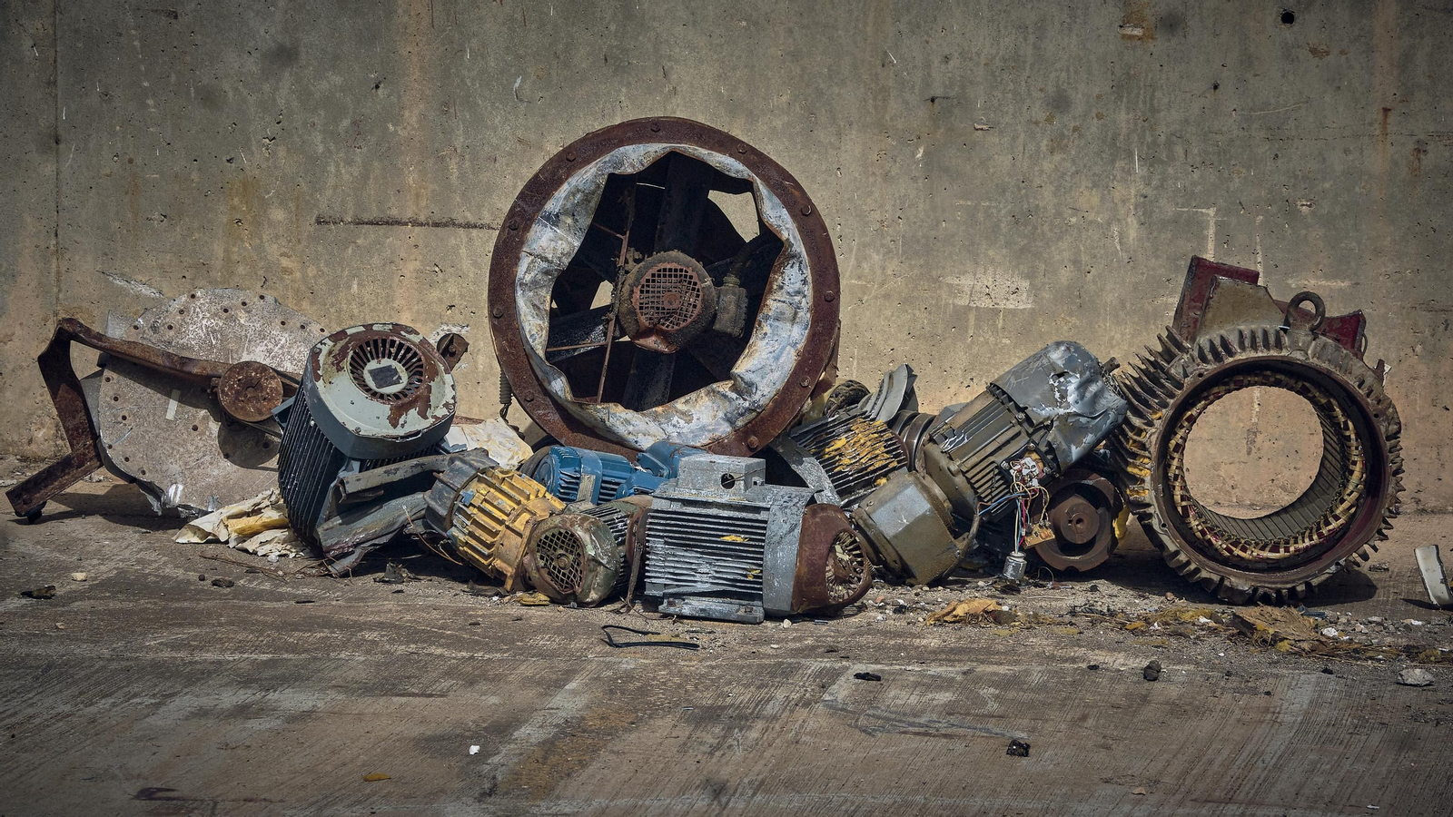 Derribo de la antigua factoría de Delphi.