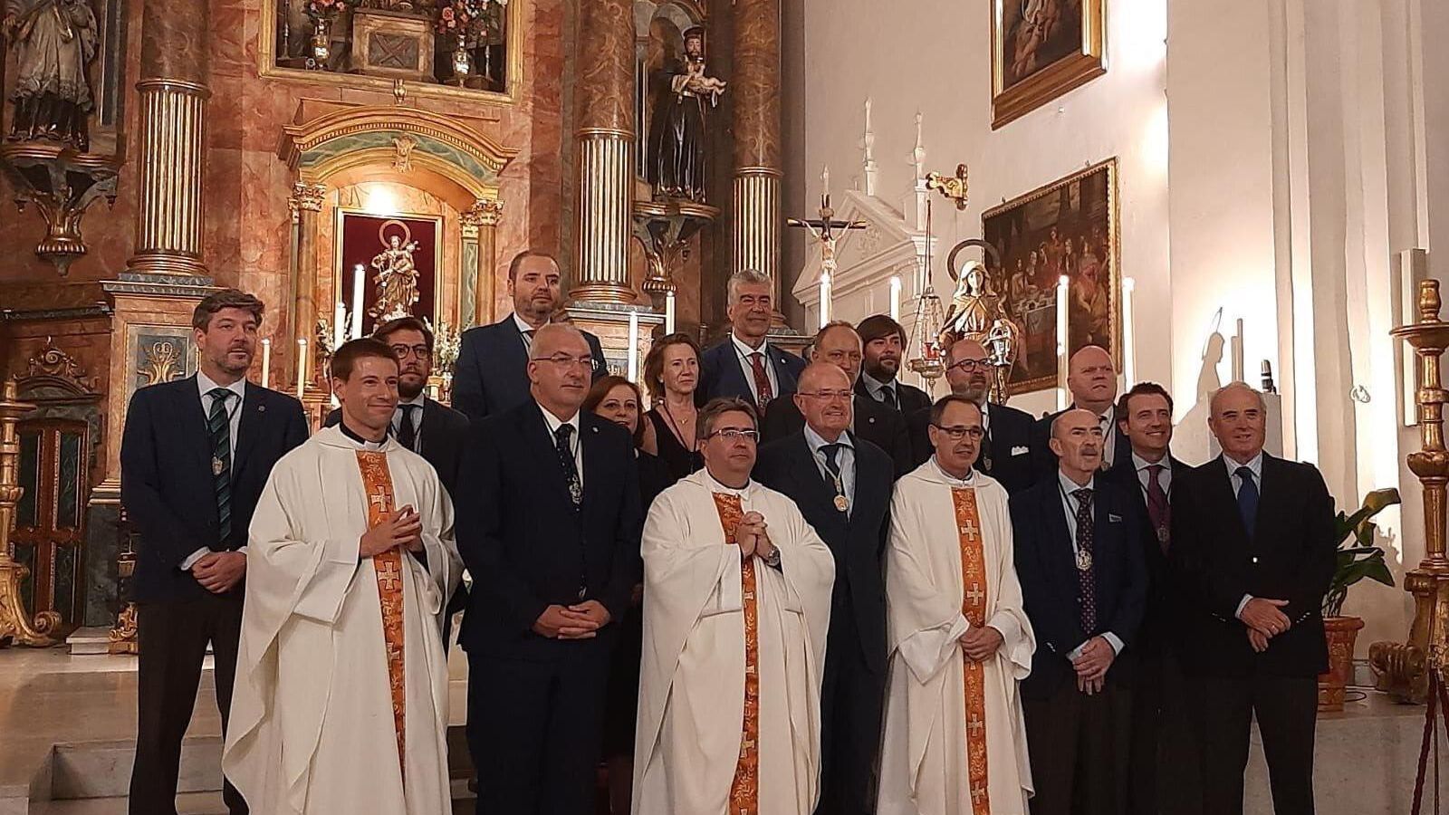 Miembros de la junta de gobierno en San Bartolomé