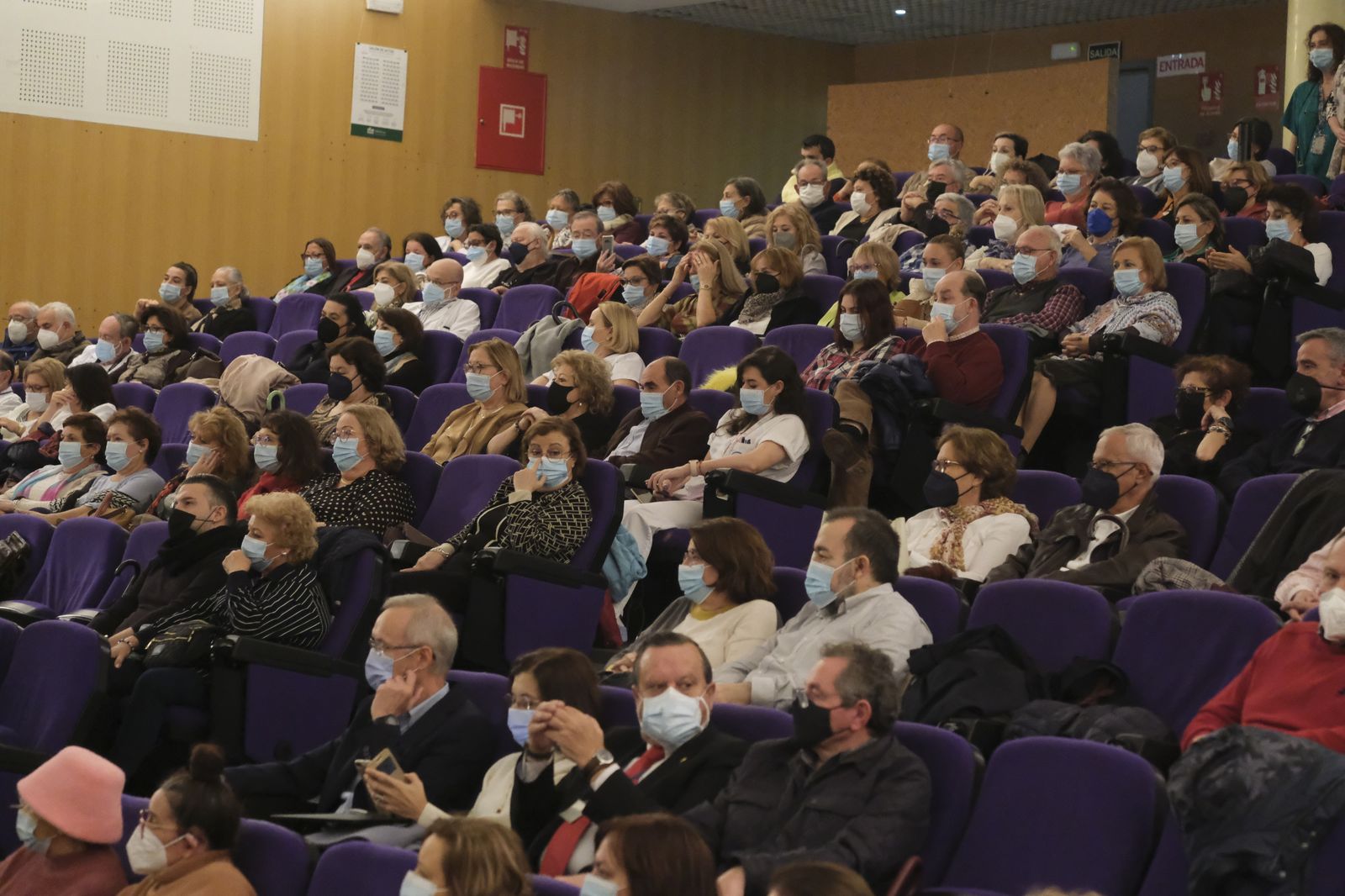 El homenaje del Hospital Reina Sofía a los jubilados de 2022, en imágenes