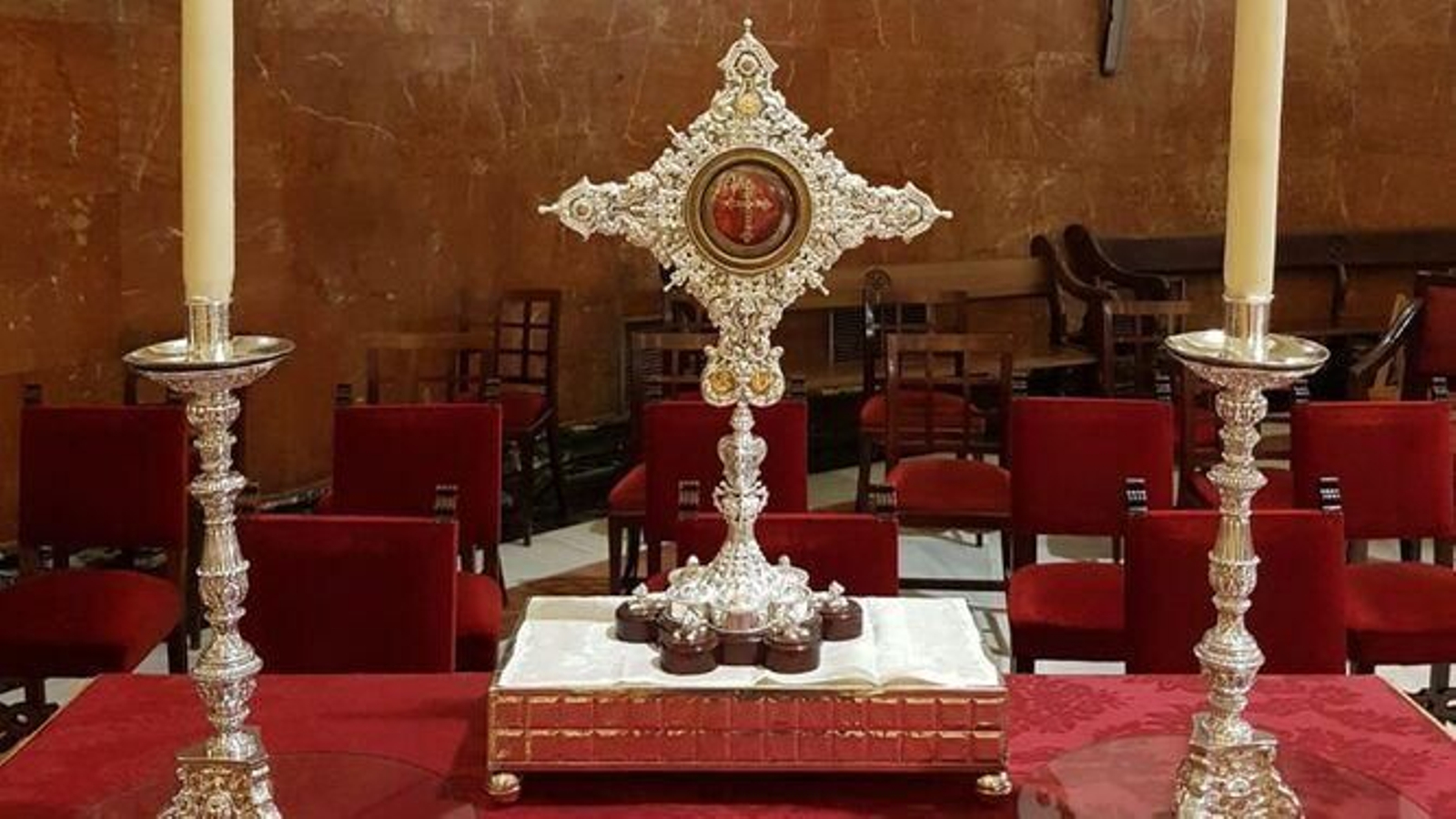 El Lignum Crucis donado a la Hermandad del Gran Poder.