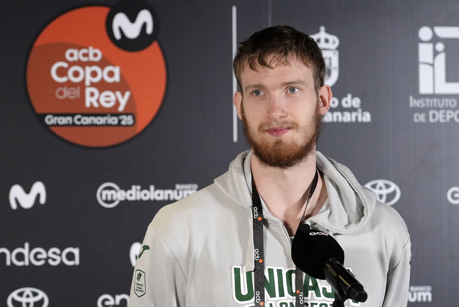 El Unicaja prueba el Gran Canaria Arena