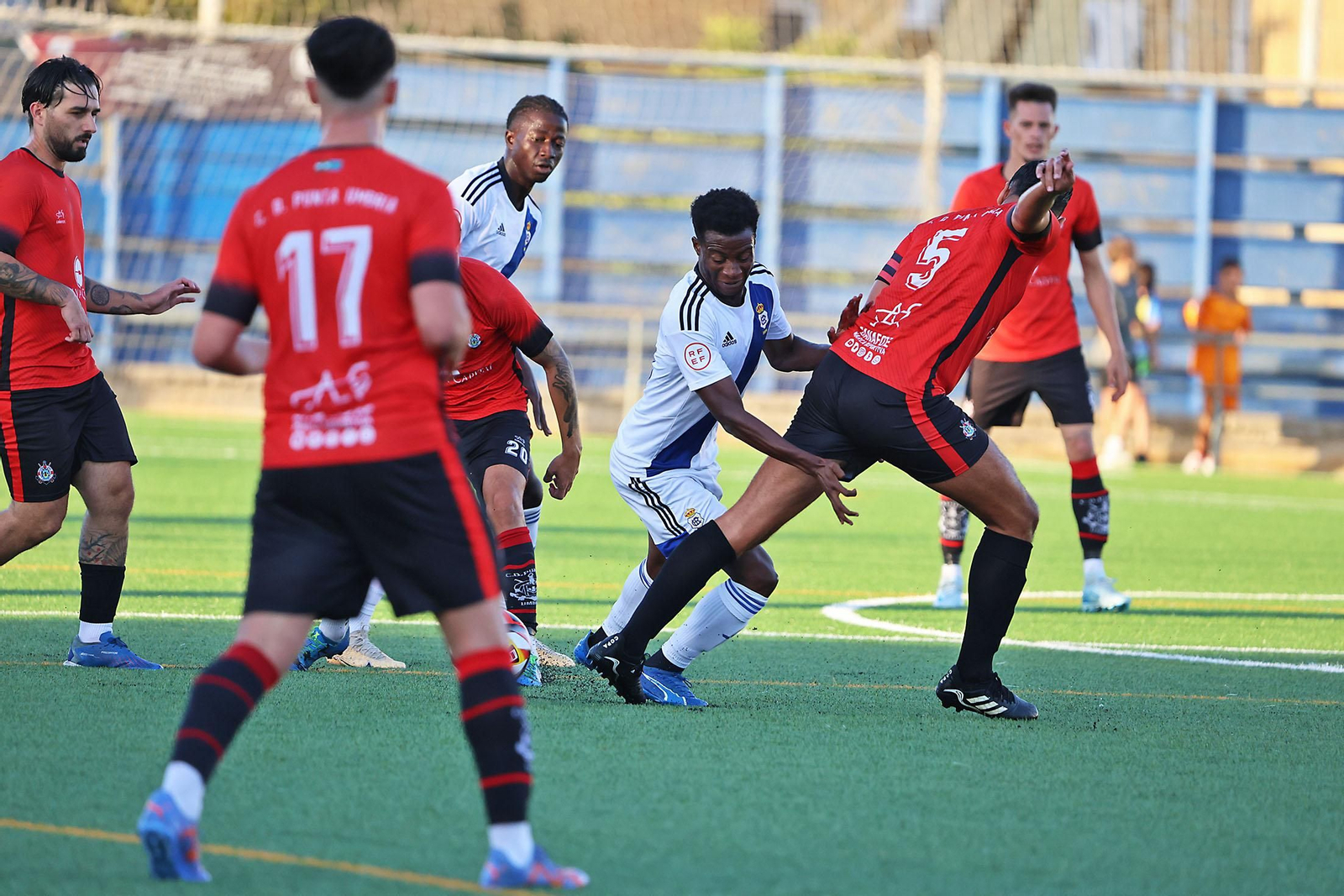 Imágenes del amistoso entre el CD Punta Umbría y el Recreativo de Huelva
