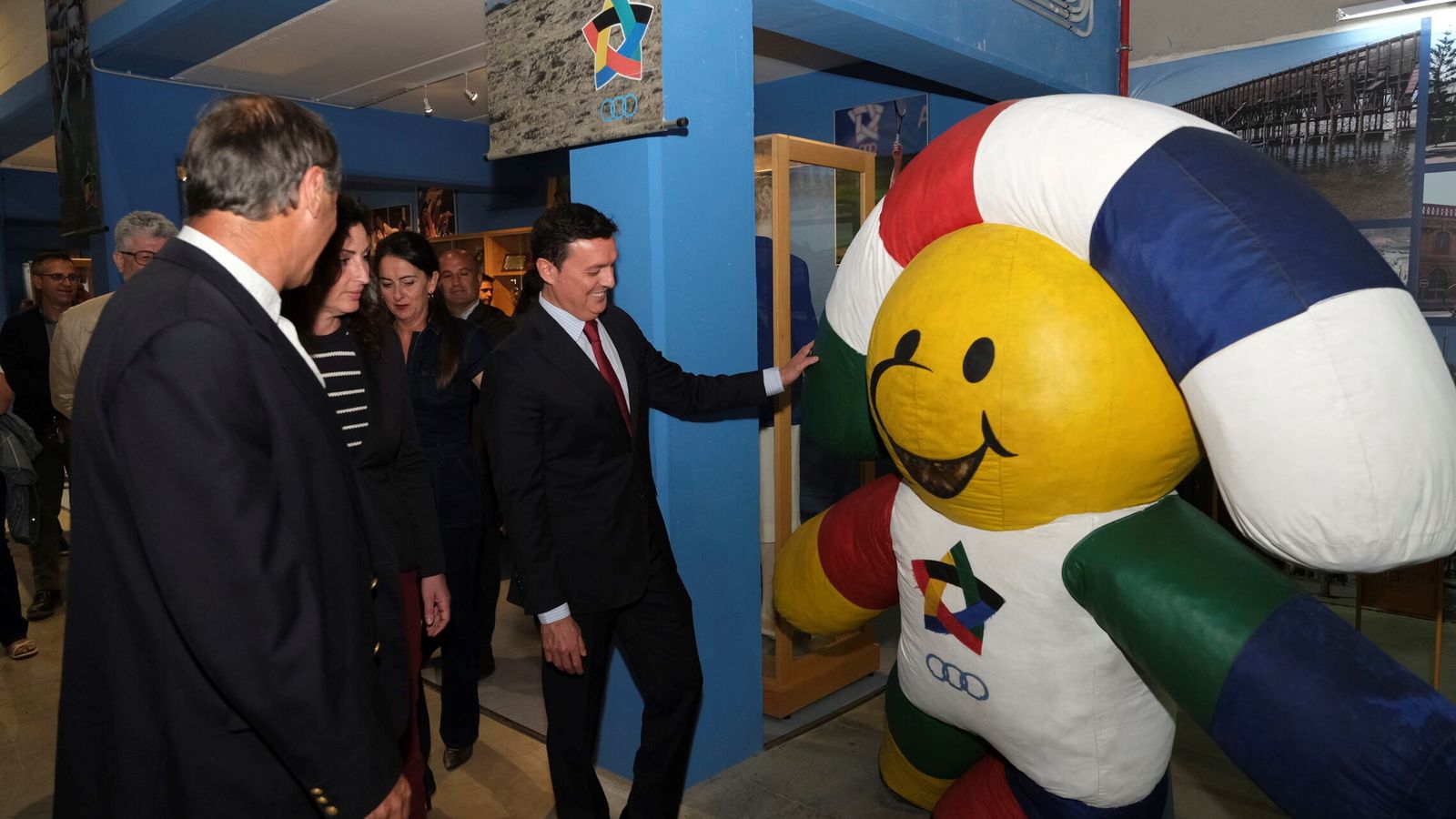 Indalete, la mascota más internacional de Almería, en el Palacio de los Juegos Mediterráneos