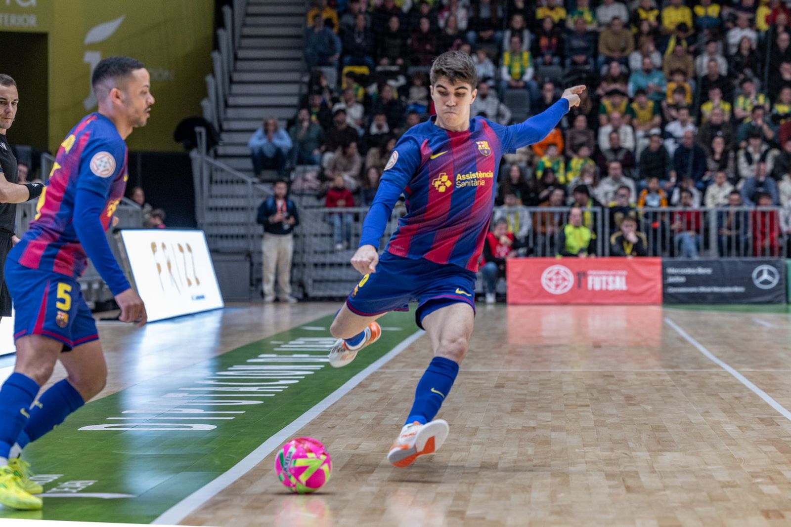 Las mejores imágenes del espectacular encuentro entre Jaén Paraíso Interior FS y Barça (3-3)