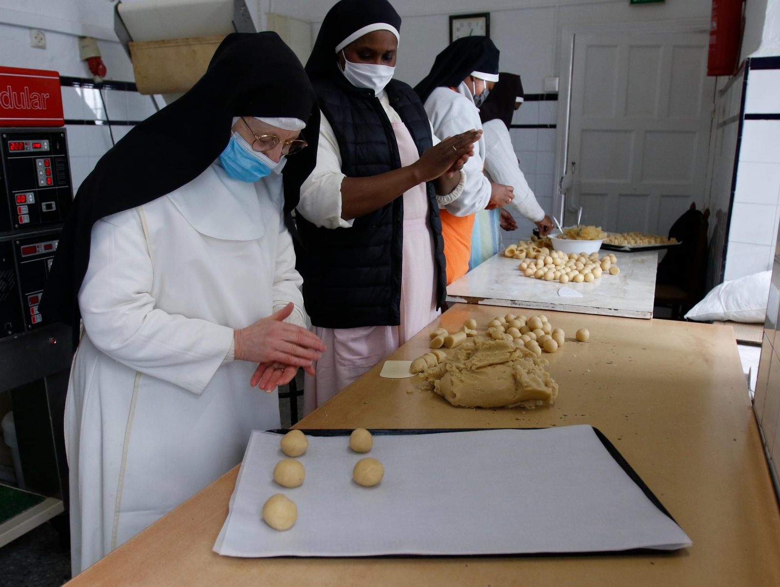 Cinco años del confinamiento por el Covid: las mejores fotos de la pandemia en Sevilla