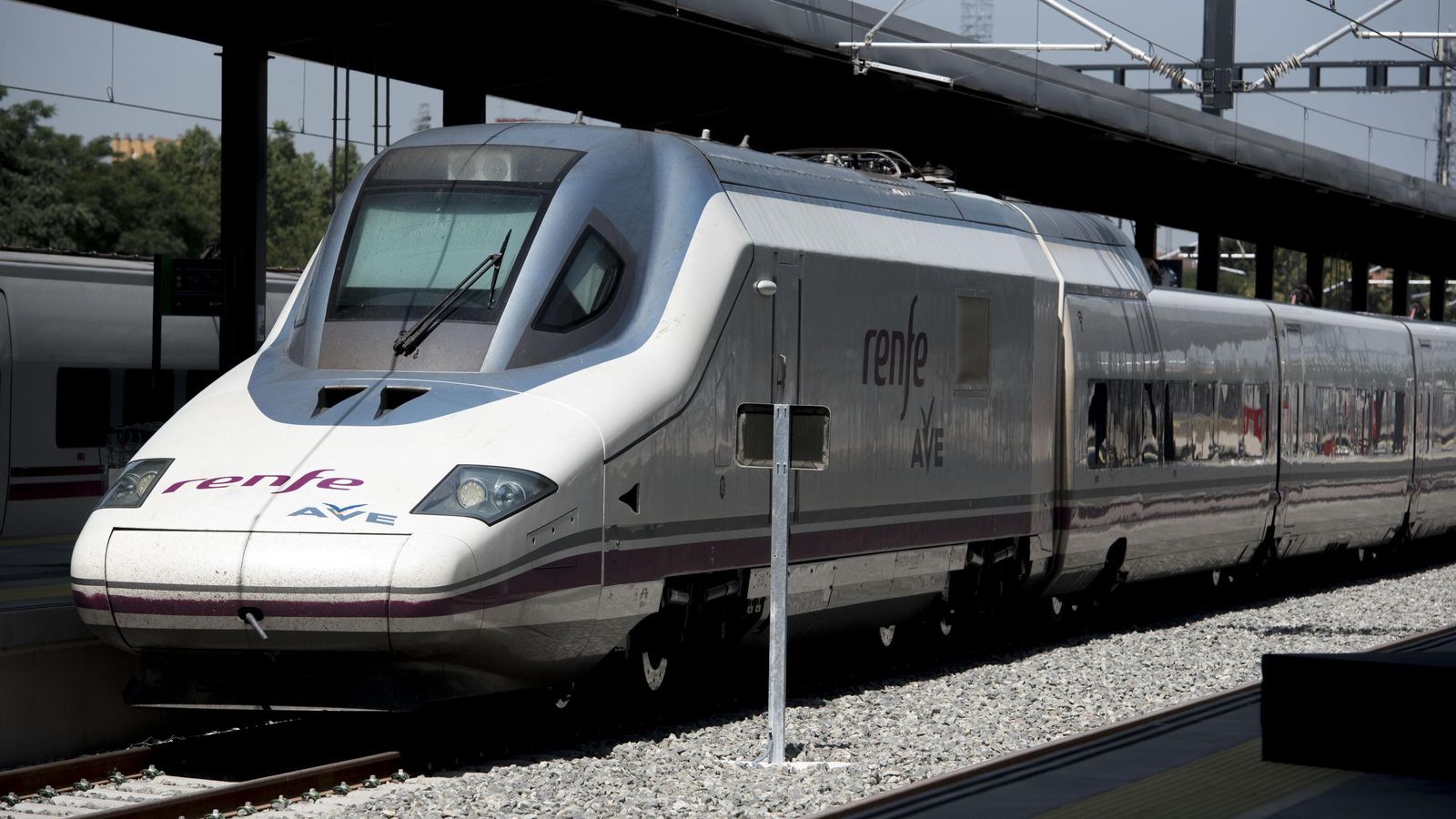 A partir de hoy ya se puede viajar a Málaga y Sevilla mediante transbordos en tren