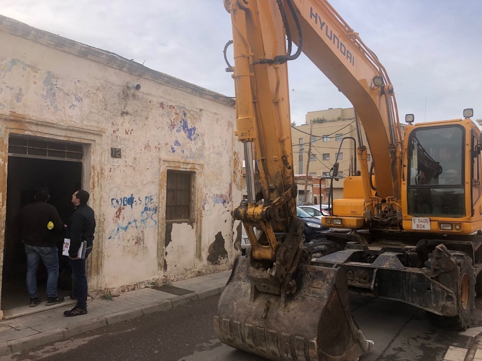 La pala entra de nuevo en Barrio Alto