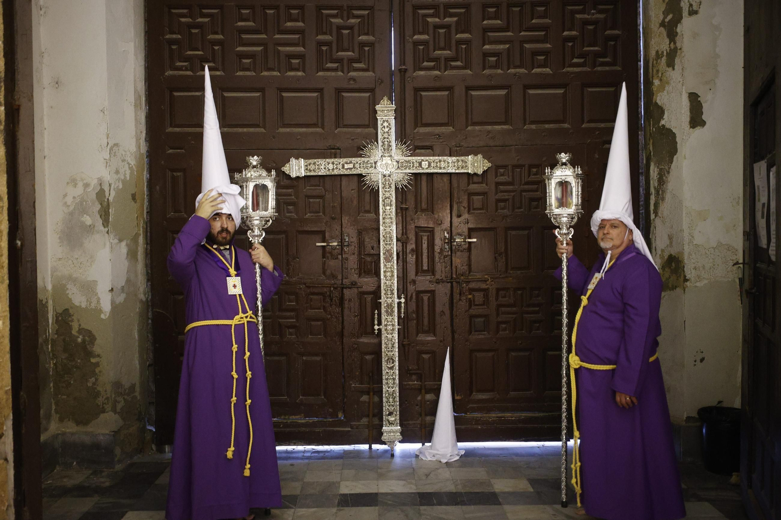Imágenes de la salida de Medinaceli en la Semana Santa de Cádiz 2025