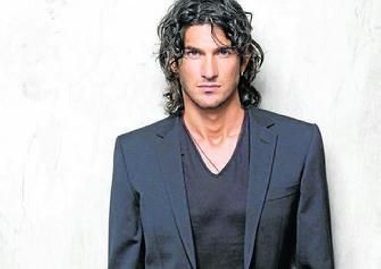 Imagen de promoción de Hugo Salazar.