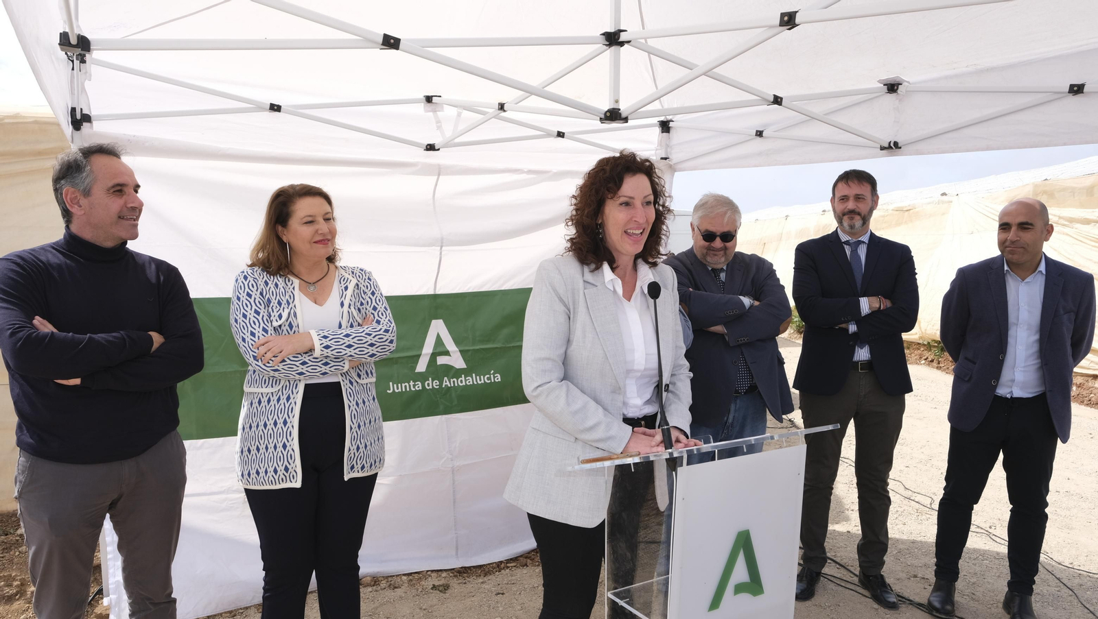 Imágenes de la visita a las obras del camino rural La Palmera