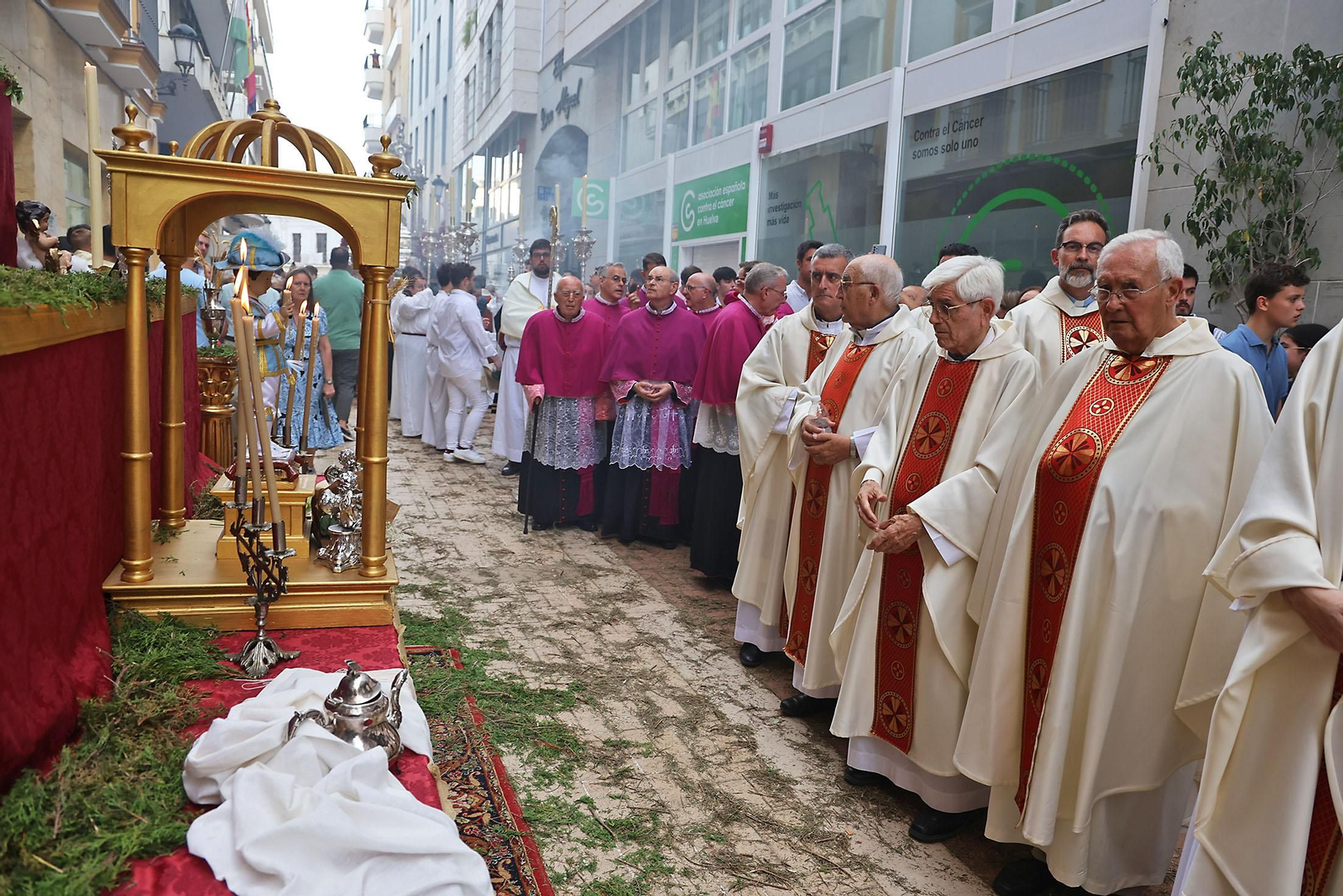 Imágenes de la procesión del Corpus Christi por las calles de Huelva