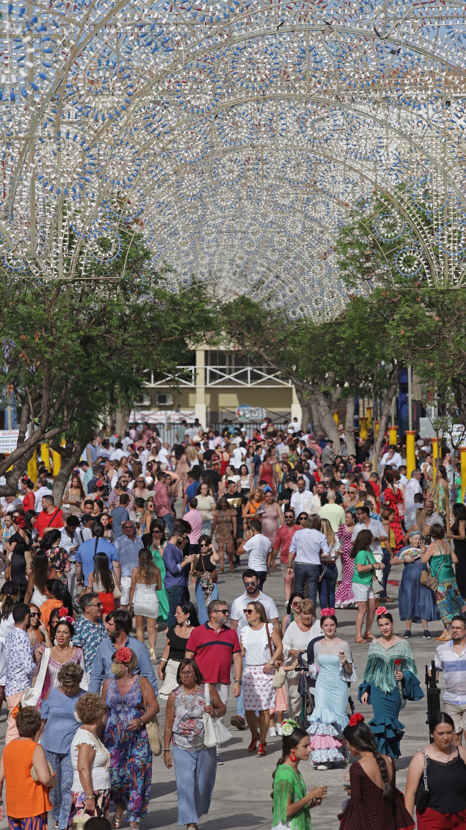 Fotos del Domingo por Sevillanas en la Feria Real de Algeciras