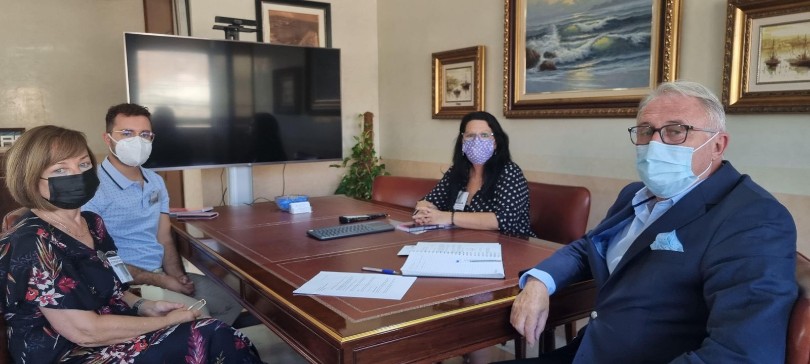 María Teresa Pérez, Juan Miguel Galdeano, Encarni González y Jesús Caicedo durante la reunión.
