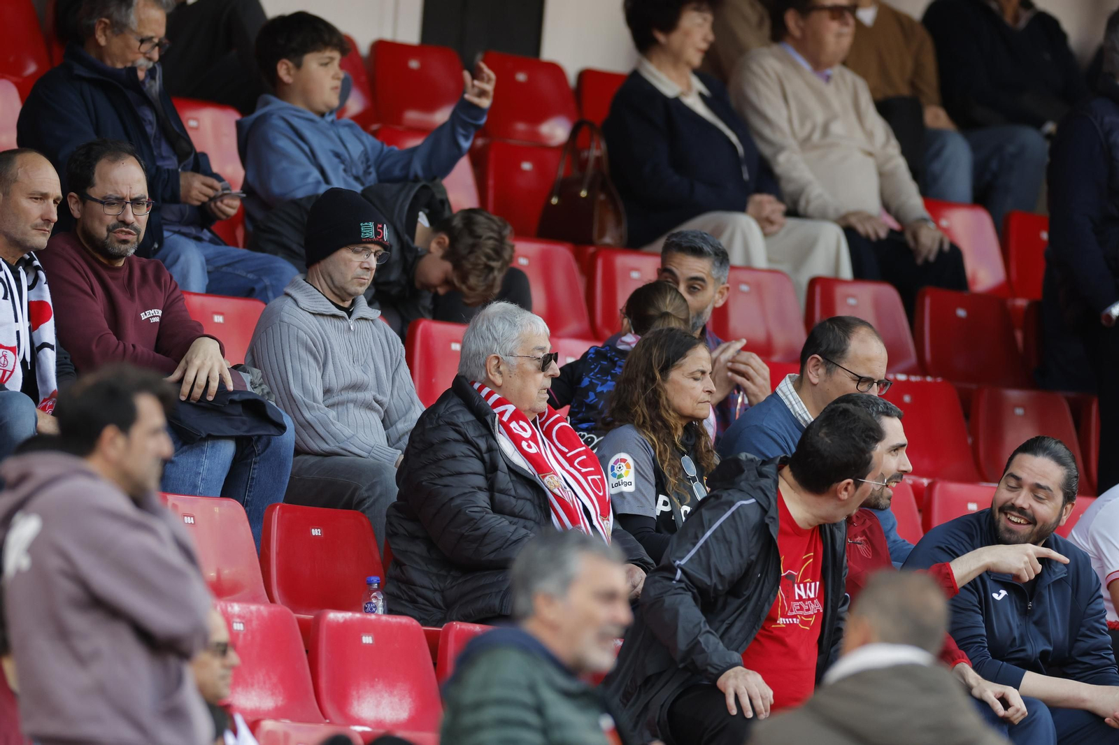 Búscate en las fotos del Sevilla FC - Alavés