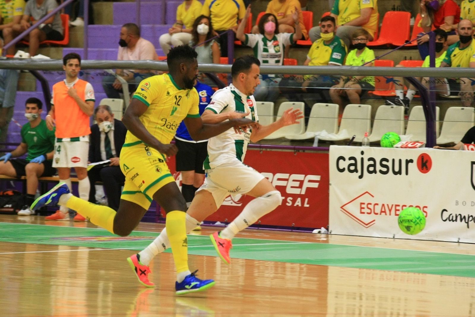 Las imágenes de la victoria del Córdoba Futsal en Jaén