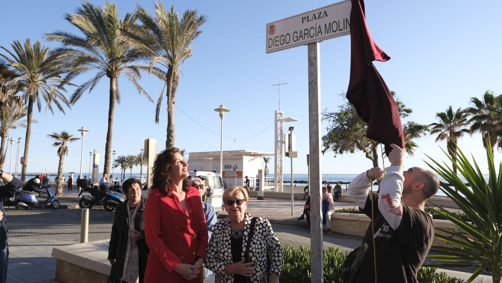 Imágenes de la Inauguración de la Plaza Diego García Molina, hostelero que fue Presidente de ASHAL