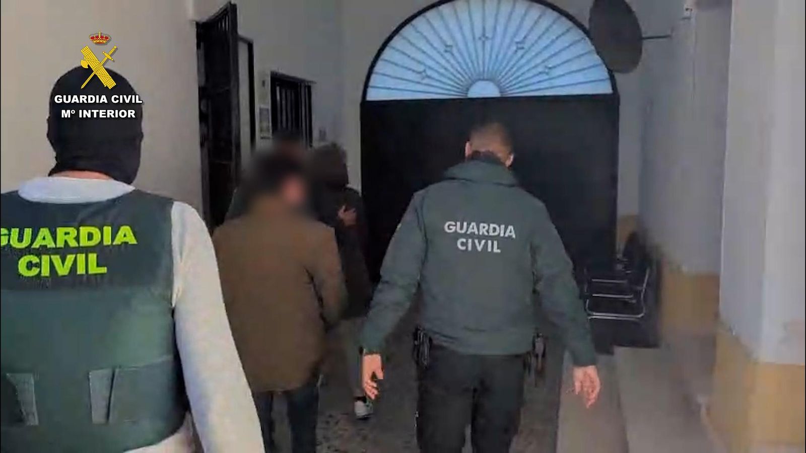 Un momento del operativo desarrollado por la Guardia Civil