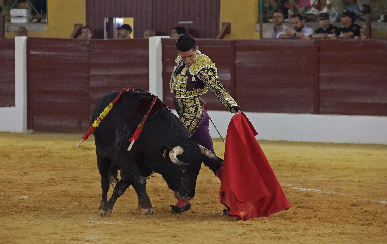 Fotos de la corrida del viernes de la Feria de La Línea: Morante de la Puebla, Talavante y David de Miranda Fotos de la corrida del viernes de la Feria de La Línea: Morante de la Puebla, Talavante y David de Miranda