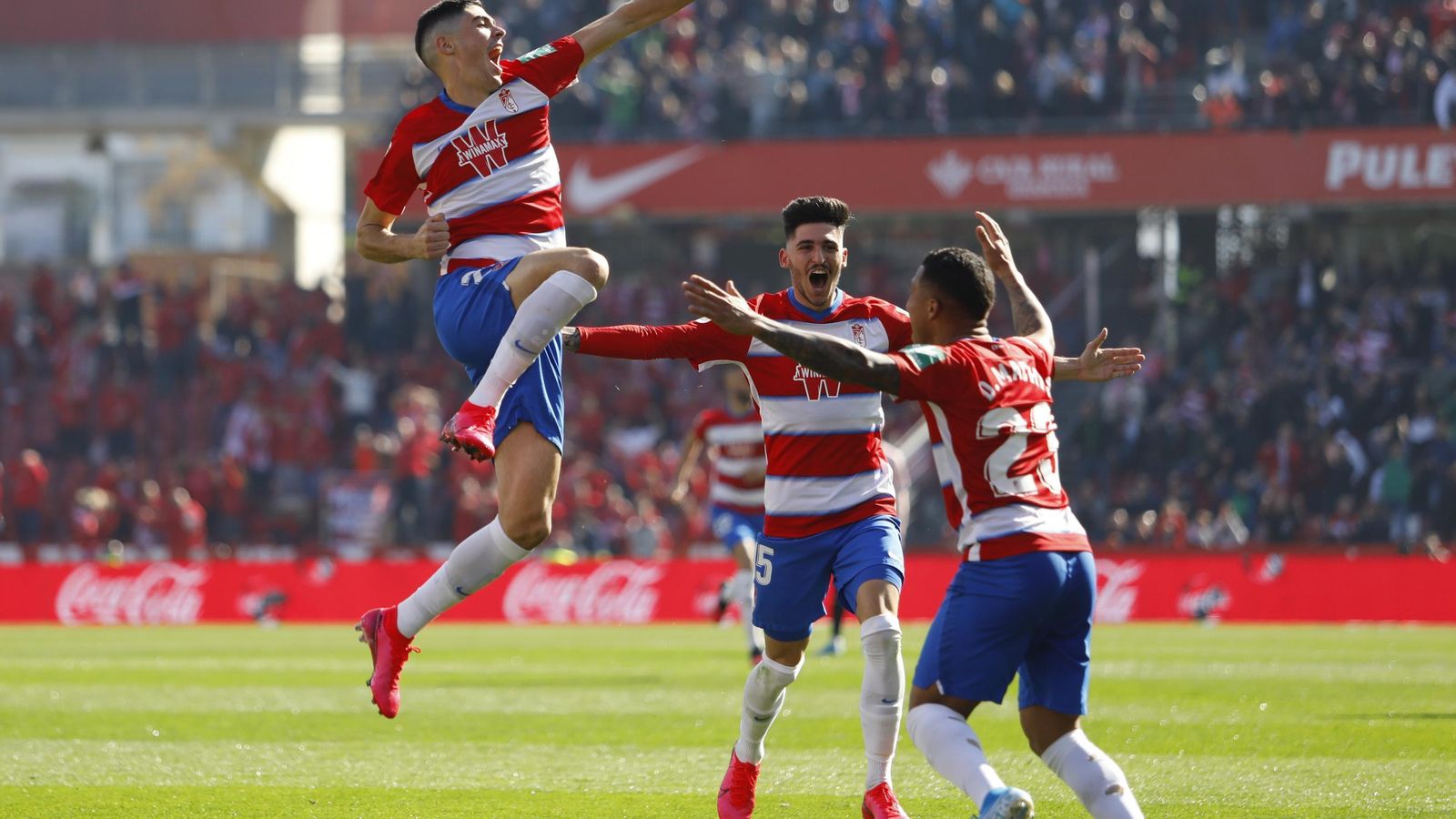 El delantero sevillano es el máximo goleador del Granada CF entre LaLIga y la Copa del Rey.
