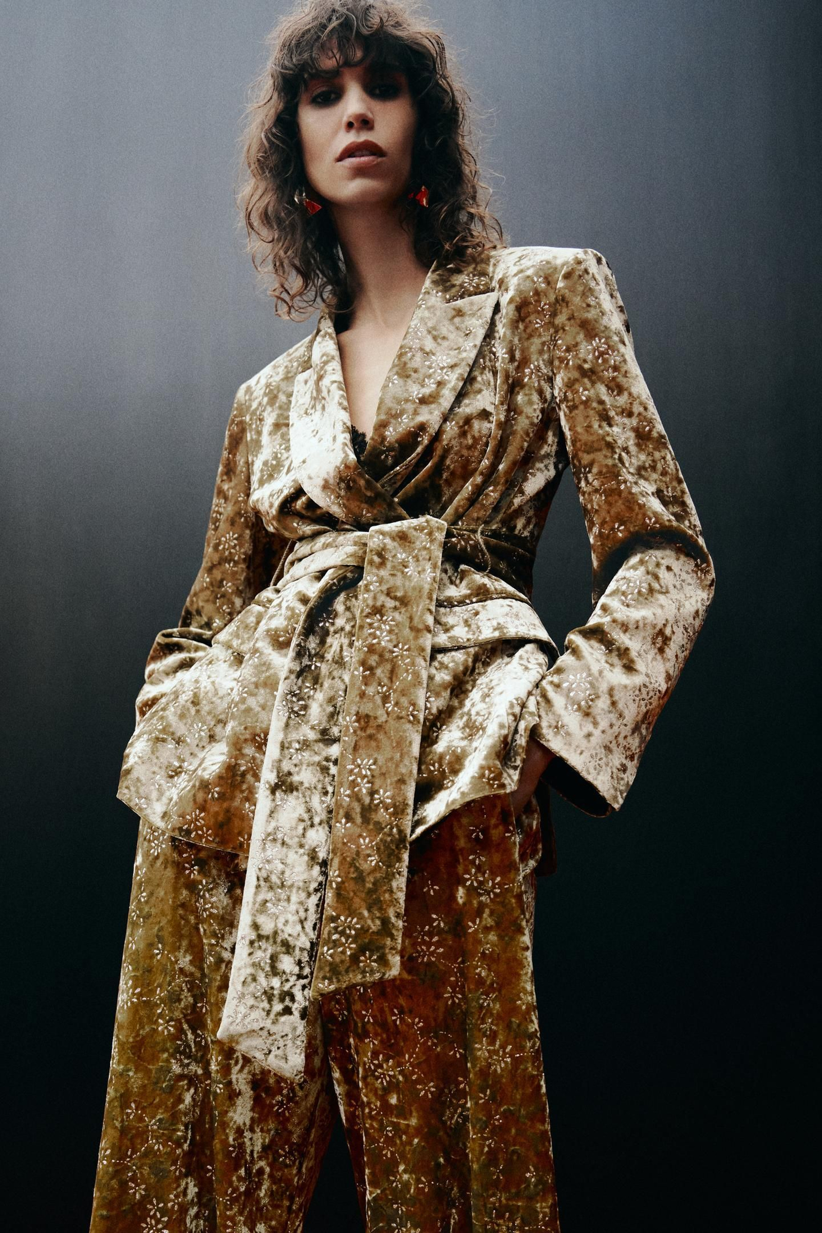 Conjunto de terciopelo de Zara.