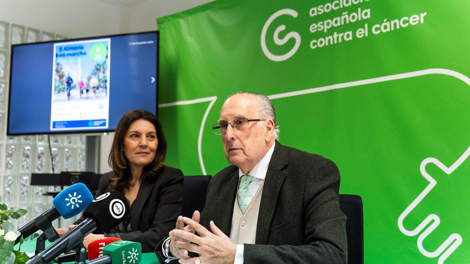 Ricardo Escudero, paciente oncológico y superviviente de dos cánceres, quien relató su experiencia personal y familiar, marcada por el miedo, la incertidumbre y la importancia del acompañamiento humano