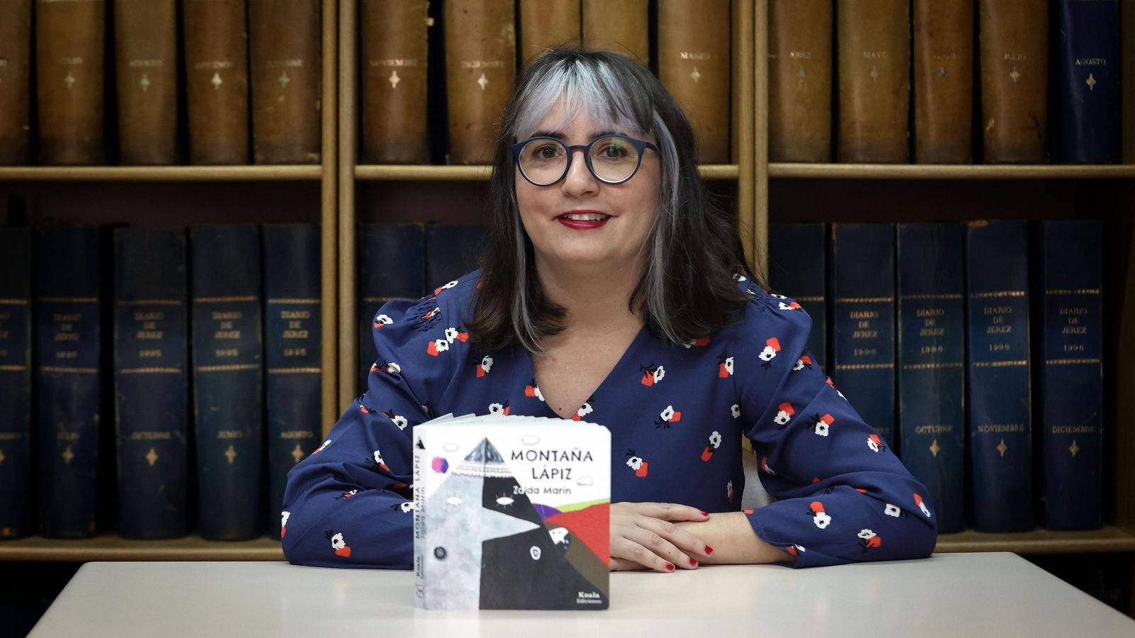 Zaida Marín junto a su libro ‘Montaña Lápiz’.