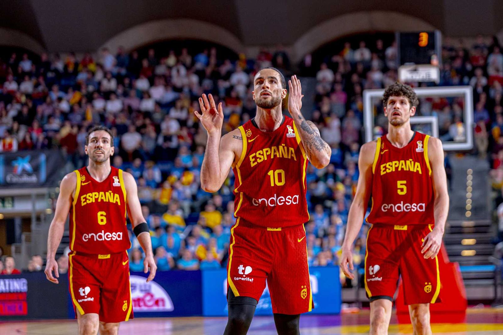 Francis Alonso lidera a una España invicta con 12 puntos