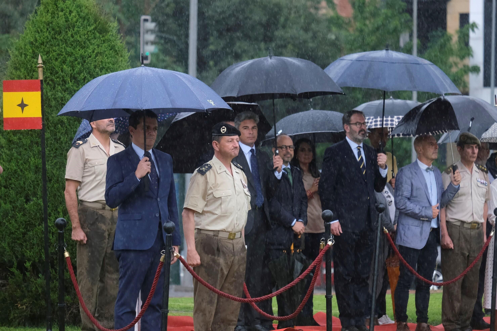 El izado de la bandera de España en Córdoba, en imágenes