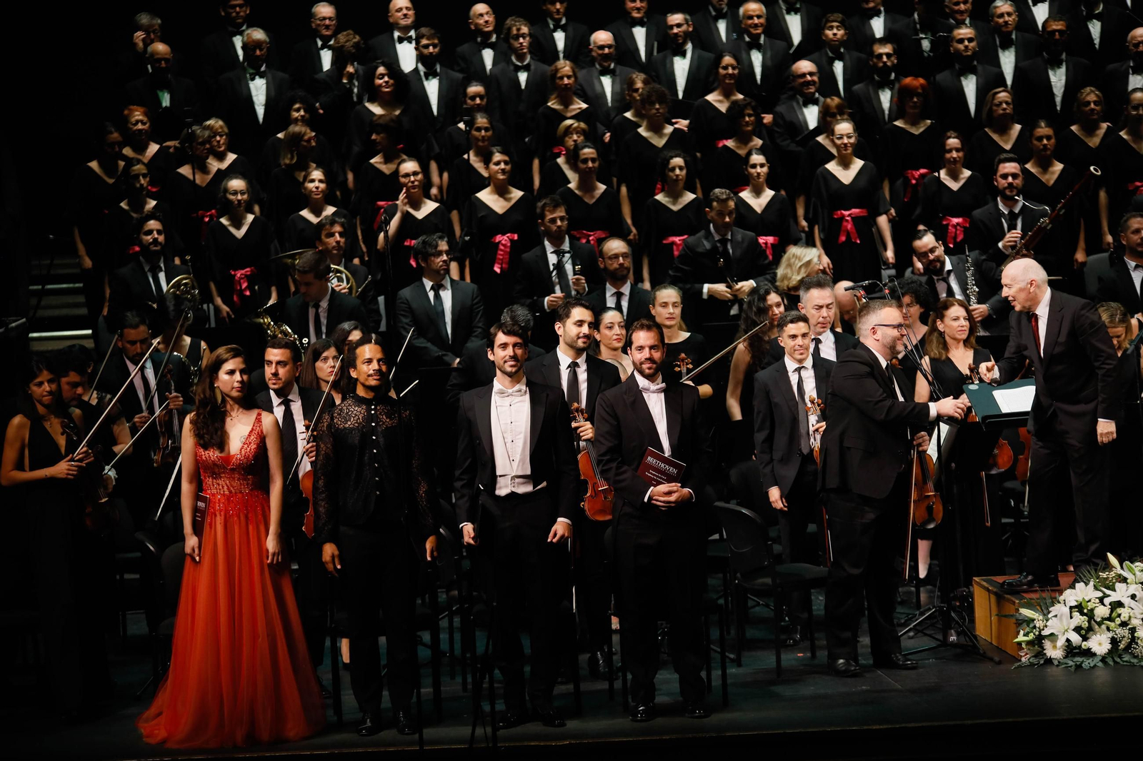 Imágenes de la novena Beethoven interpretado por la OCAL y Orfeón para Cajamar