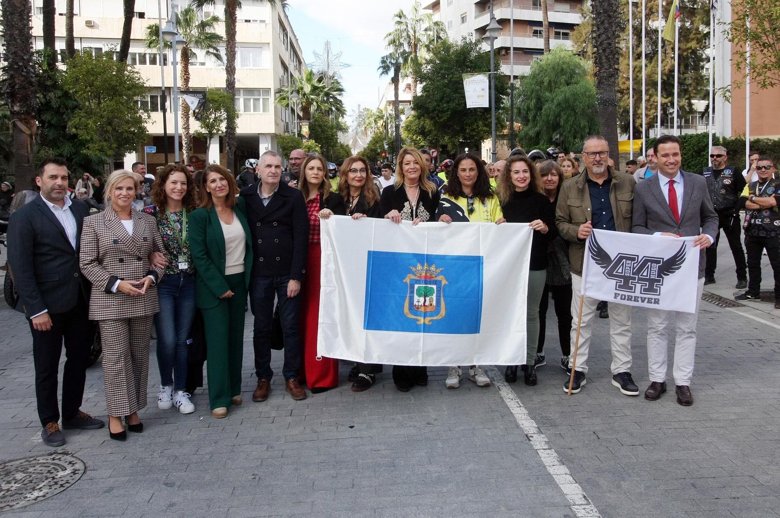 Imágenes de la concentración motera en memoria de Hugo Millán por las calles de Huelva
