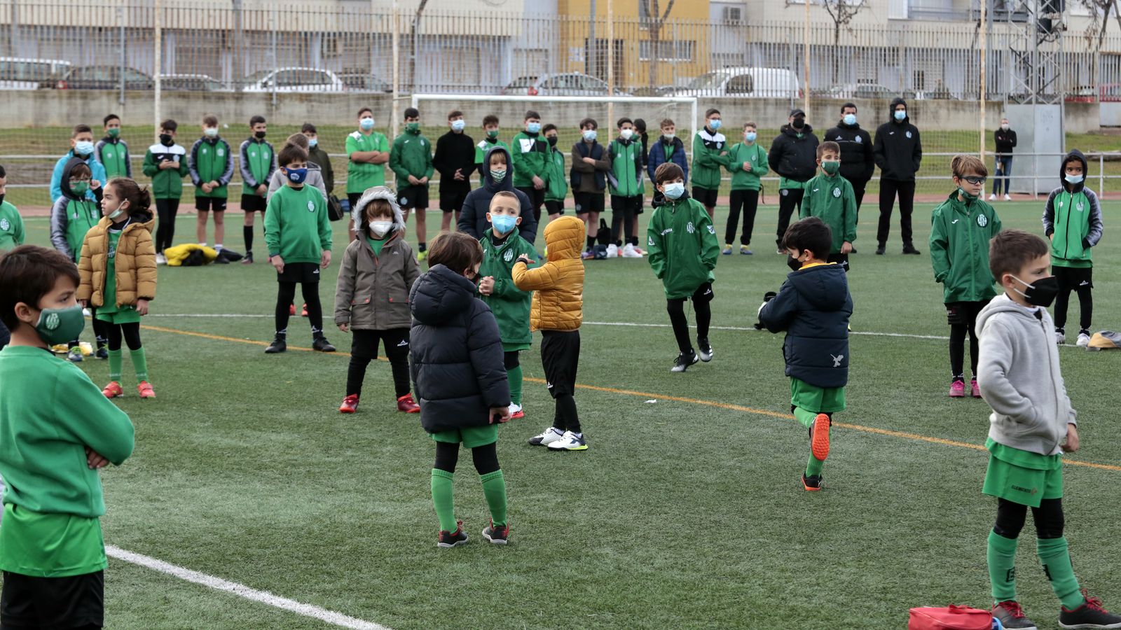 Emotivo homenaje de todo el Pueblo Nuevo a su entrenador