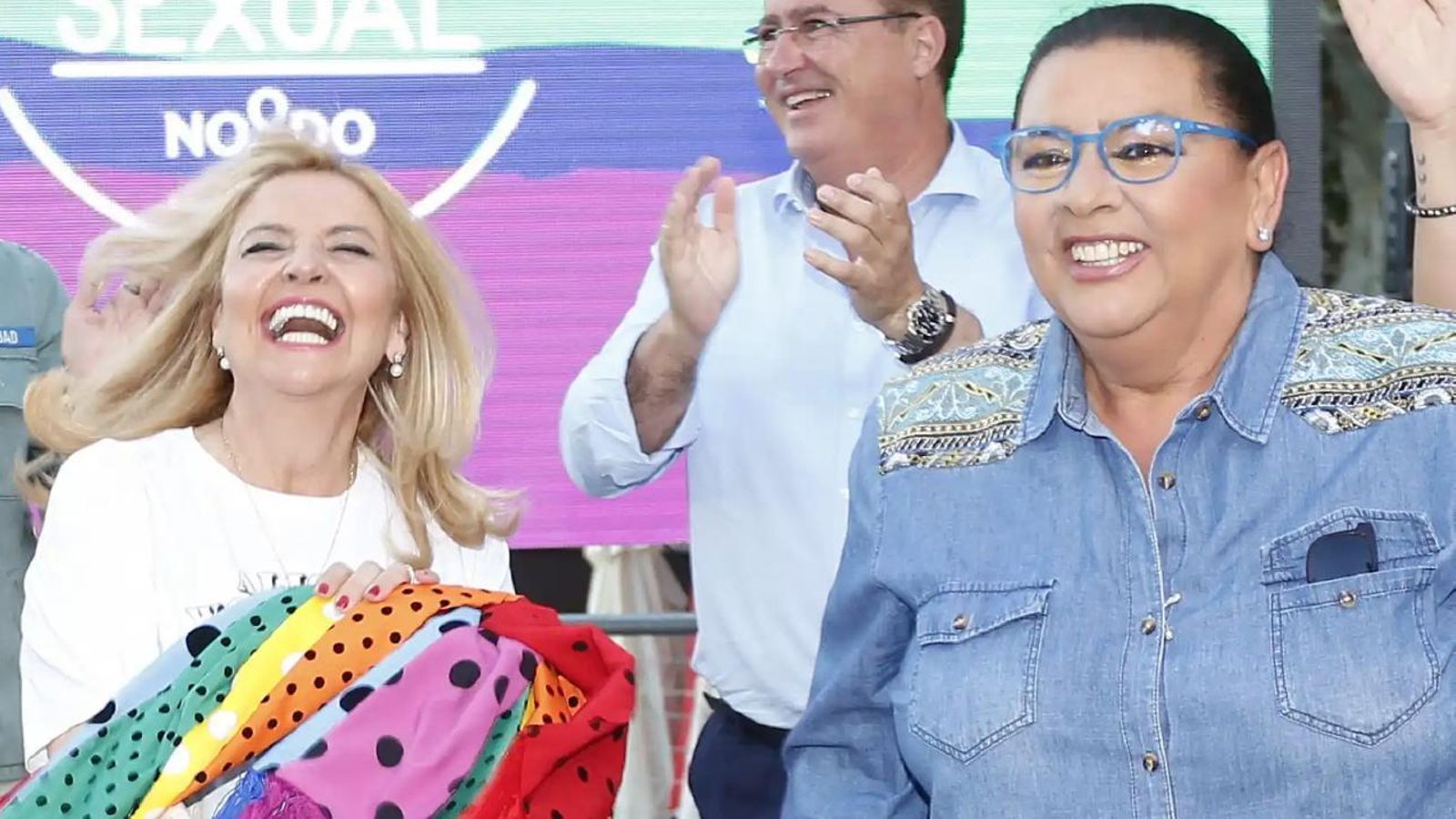 María del Monte e Inmaculada Casal en el Orgullo de Sevilla María del Monte e Inmaculada Casal en el Orgullo de Sevilla