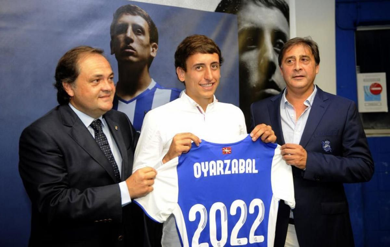 Loren Juarros, con Mikel Oyarzabal. Loren Juarros, con Mikel Oyarzabal.