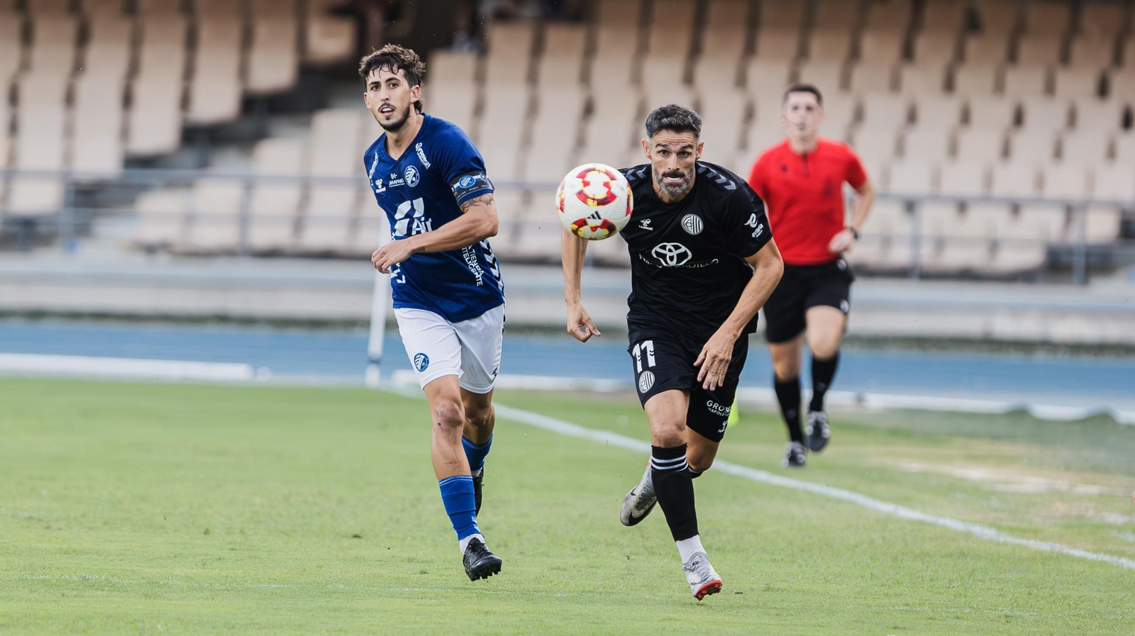 Imágenes del triunfo del Xerez DFC en el 34 Trofeo de la Vendimia