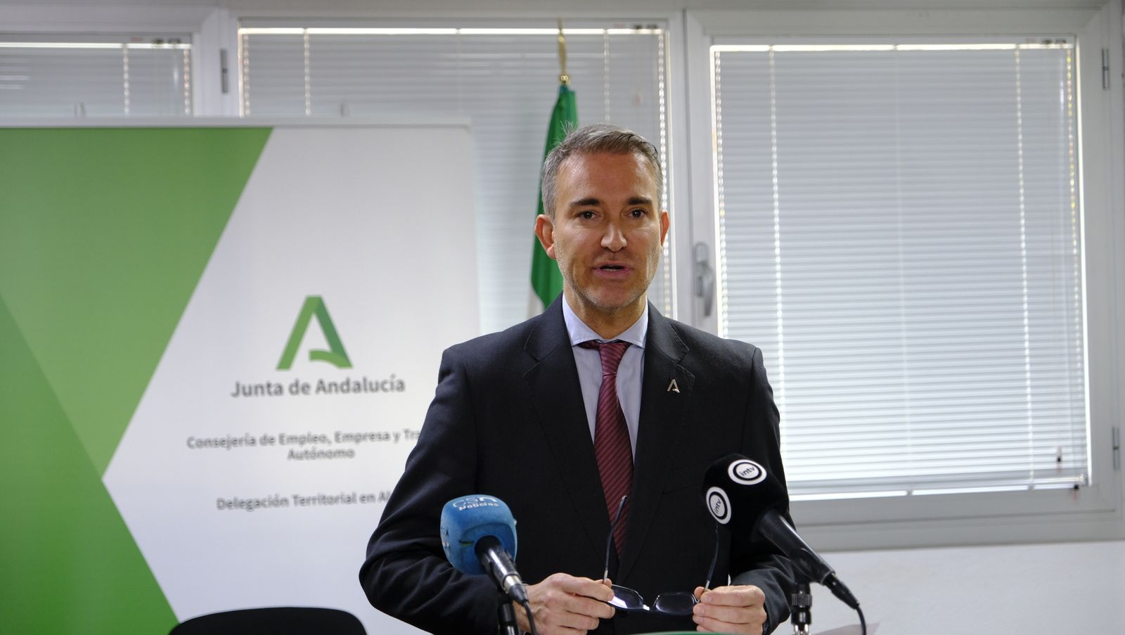 Amós García Hueso, delegado de empleo.