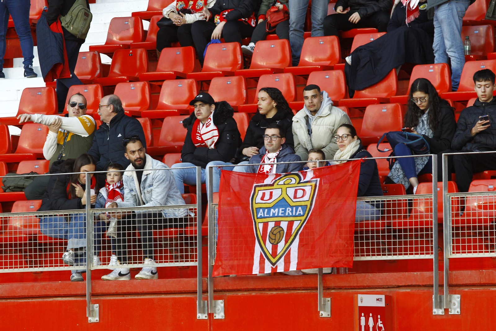 Búscate en las fotos del partido U.D. Almería-Real Oviedo