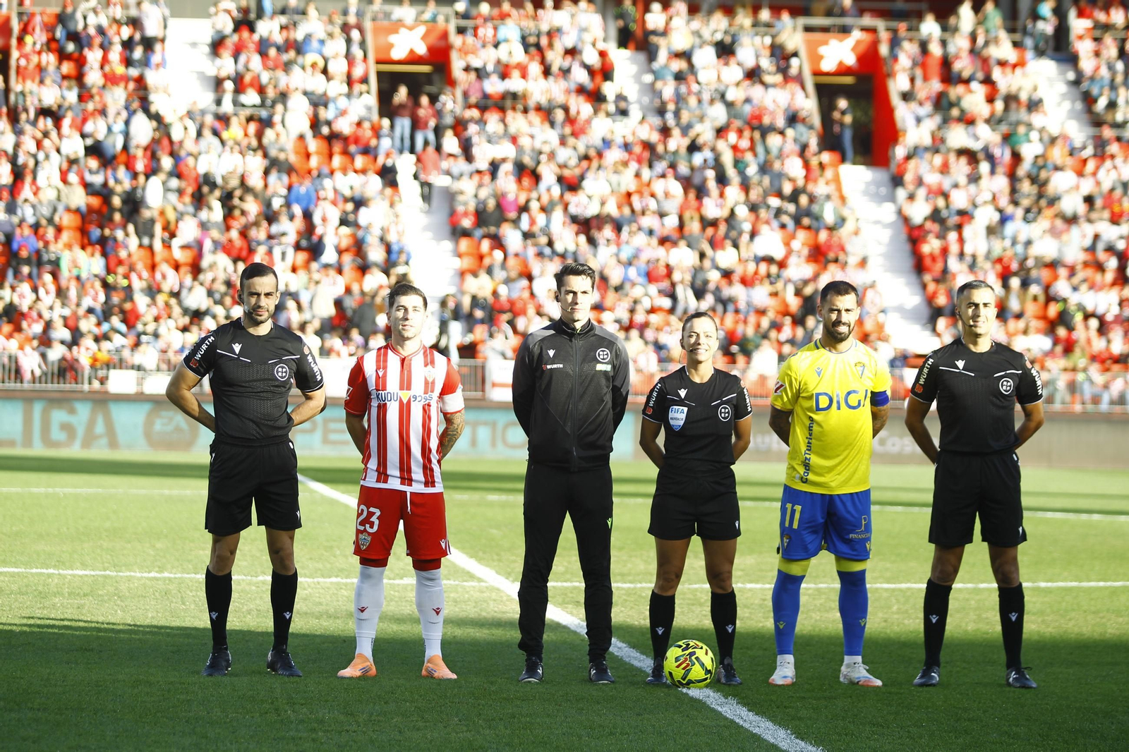 El partido U.D. Almería-Cádiz C.F. en imágenes