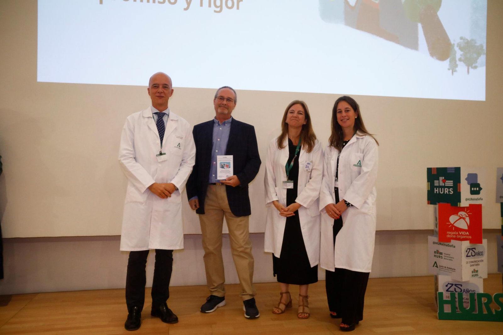 Las fotos del reconocimiento del Hospital Reina Sofía a la prensa por su divulgación sanitaria