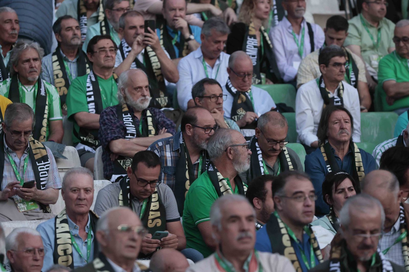 Búscate en el acto Siempre Verdiblancos