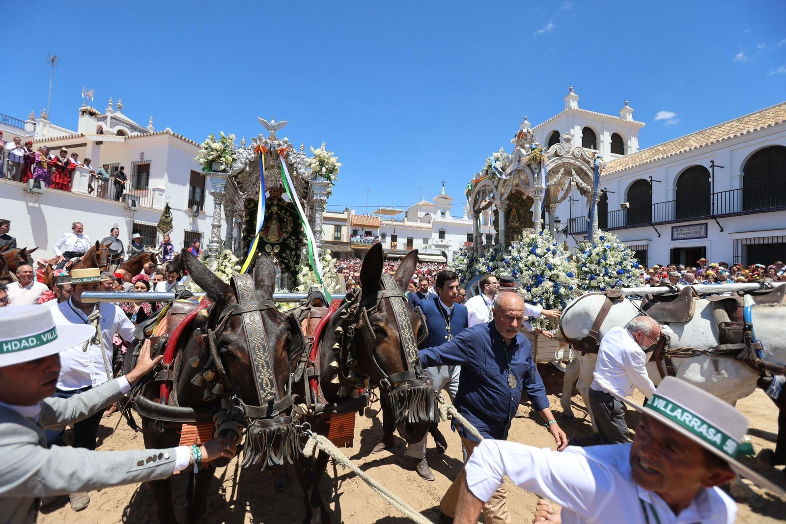 El Rocío 2024: Las mejores imágenes de la presentación de Huelva con Villarrasa e Isla Cristina