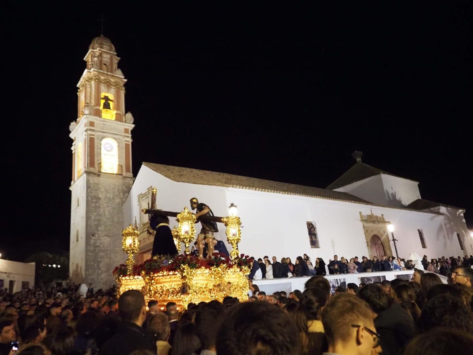Ni en Sevilla ni en Málaga: La madrugá que tienes que vivir una vez en la vida está en este pueblo de Huelva Ni en Sevilla ni en Málaga: La madrugá que tienes que vivir una vez en la vida está en este pueblo de Huelva