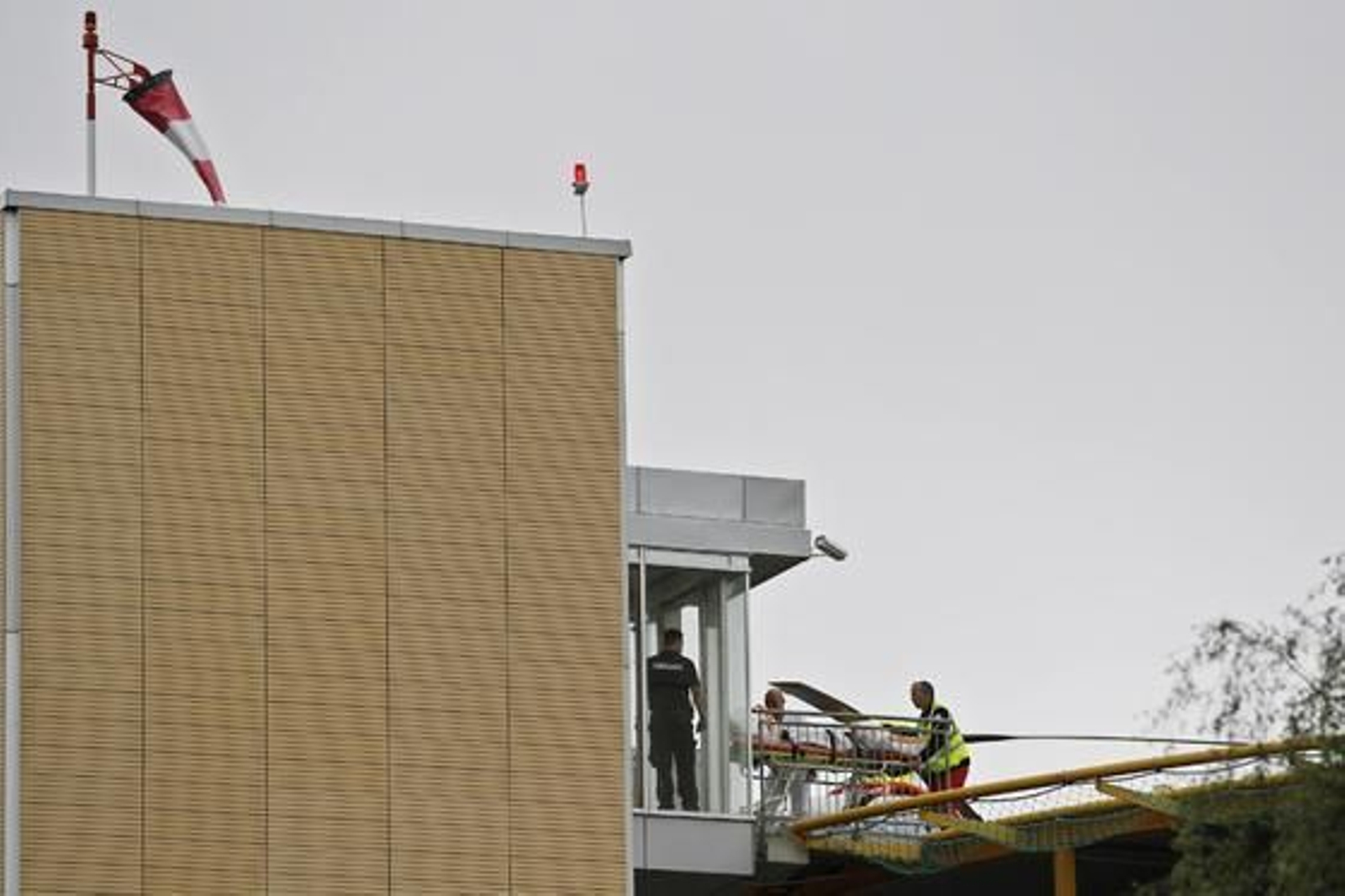 Dos ataques sacuden la capital noruega, el primero con un coche bomba en el centro de la ciudad y el segundo en un campamento juvenil.

Foto: Reuters