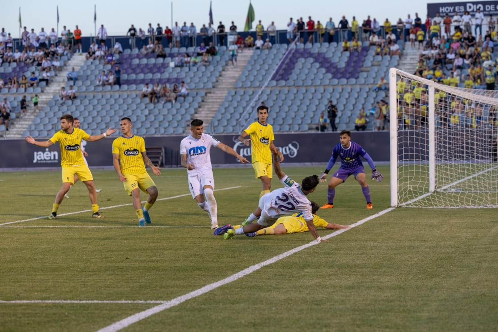 Las mejores imágenes del Real Jaén - CD Huétor Tájar Las mejores imágenes del Real Jaén - CD Huétor Tájar